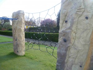 play park spider web